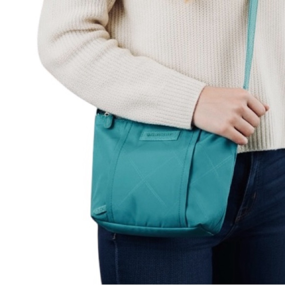 Vera Bradley Turquoise Crossbody Bag - Picture 2 of 11